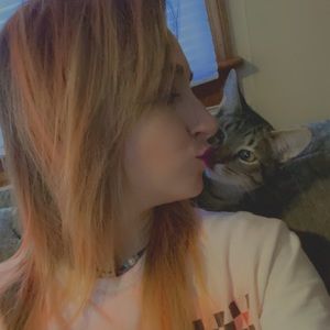 Meet your Posher, Brit